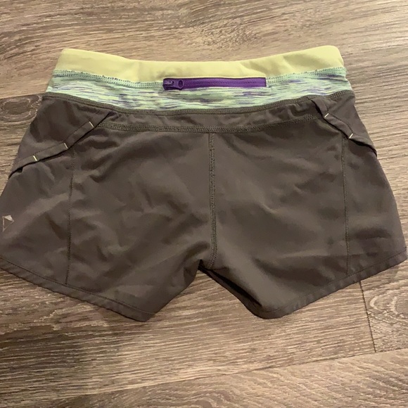 Ivivva athletic shorts - Picture 2 of 3